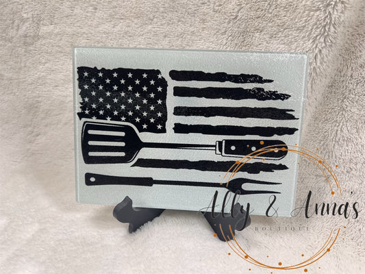 Black white distressed flag glass cutting board