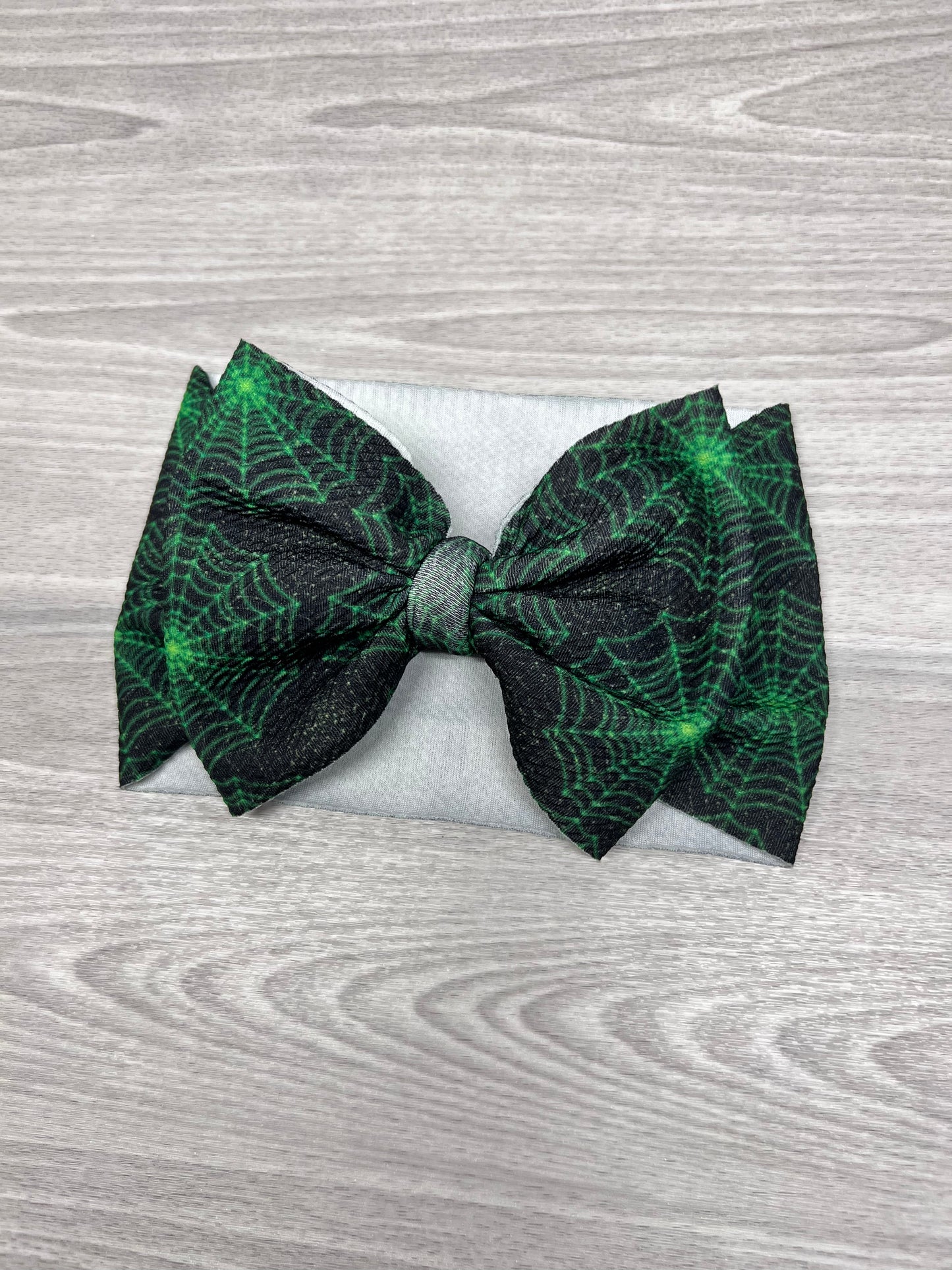 Green webs headwrap, messy bow